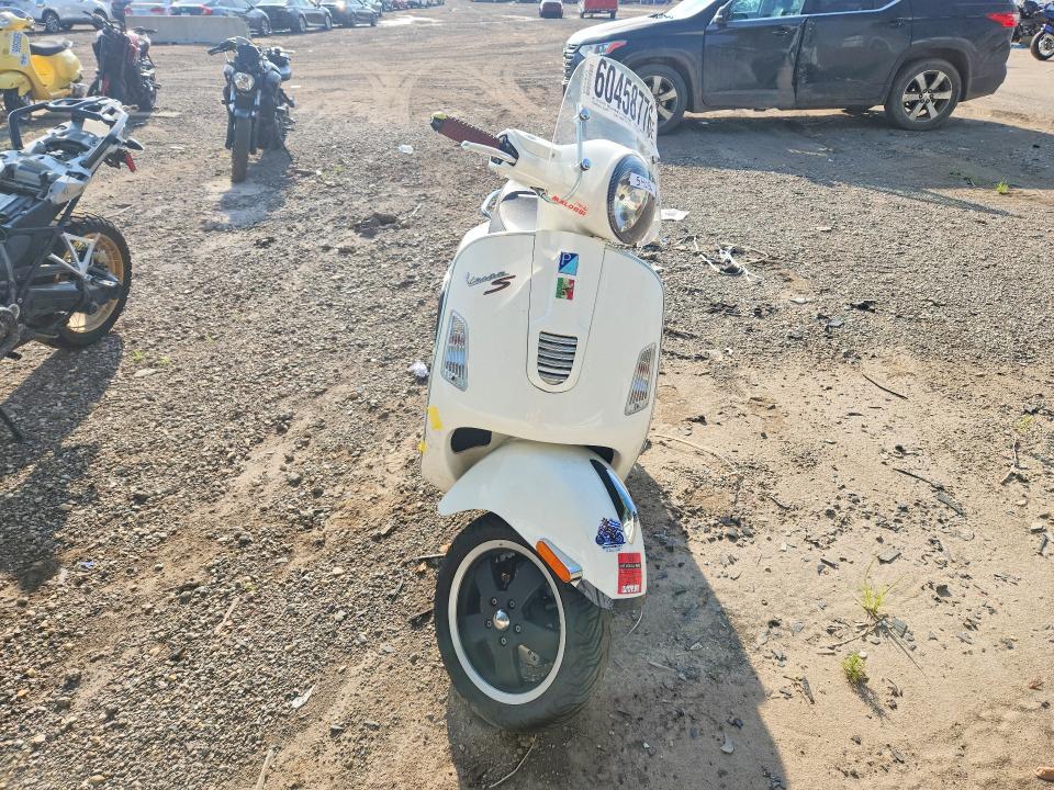 2010 Vespa Gts VIN ZAPM459LXA5701311 COPART salvage auction — FRONT END, Il - Salvage Certificate, sold $1,500 on 2026-08-06 (photo 2)