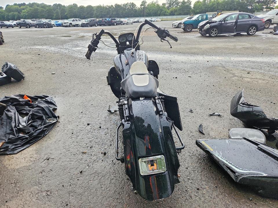 2016 Harley-davidson VIN 1HD1KHM10GB630288 COPART salvage auction — ROLLOVER, Salvage Title, sold $10 on 2026-07-30 (photo 4)