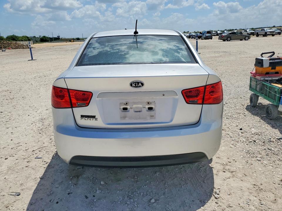 2012 Kia VIN KNAFT4A21C5487092 COPART salvage auction — MINOR DENT/SCRATCHES, Tx - Certificate Of Title, sold $775 on 2026-07-09 (photo 6)