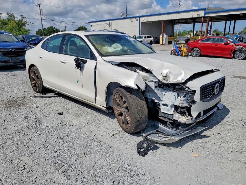 2025 Volvo S60 VIN 7JRL12FJ5SG369129 COPART salvage auction — FRONT END, Fl - Certificate Of Title, sold $10,500 on 2026-07-27 (photo 4)