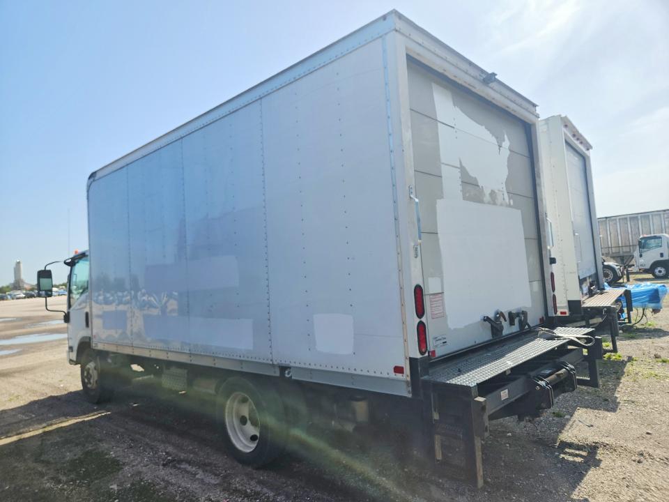 2022 Chevrolet 4500 VIN 54DCDW1D4NS200117 COPART salvage auction — MINOR DENT/SCRATCHES, Fl - Certificate Of Title, sold $9,000 on 2026-07-28 (photo 2)