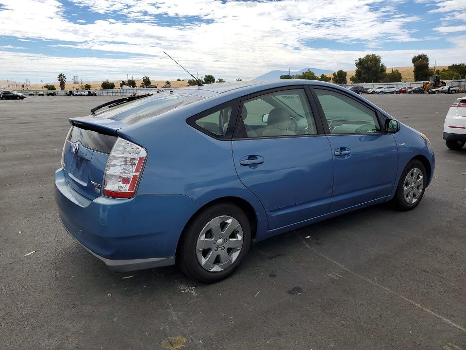 2007 Toyota Prius VIN JTDKB20U277573159 COPART salvage auction — VANDALISM, CA - SALVAGE CERTIFICATE, sold $575 on 2026-07-27 (photo 3)
