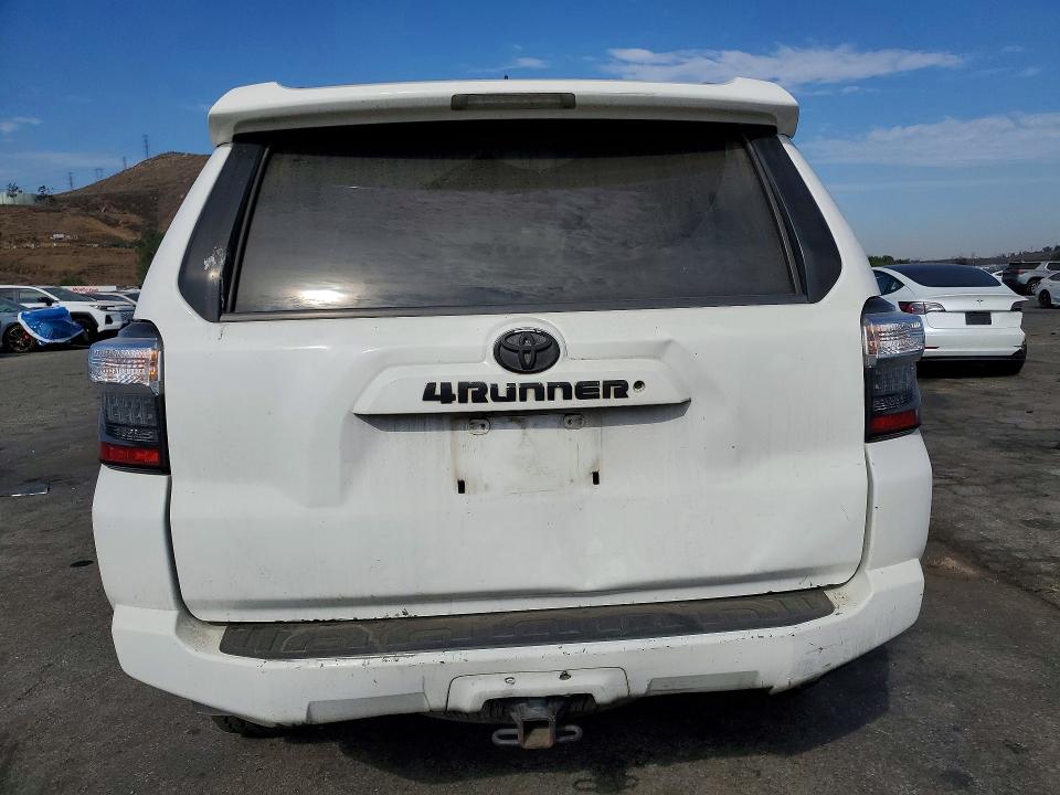 2018 Toyota 4runner VIN JTEBU5JRXJ5533111 COPART salvage auction — MINOR DENT/SCRATCHES, Ca - Salvage Certificate, sold $10,000 on 2026-08-20 (photo 6)