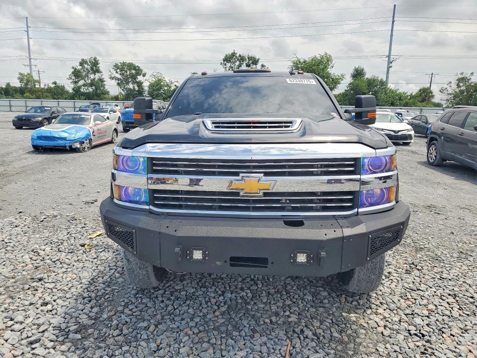 2017 Chevrolet Gmt-400 VIN 1GC3KYCG2HZ339400 COPART salvage auction — SIDE, Fl - Cert Of Title Slvg Rebuildable, sold $9,300 on 2026-08-28 (photo 5)