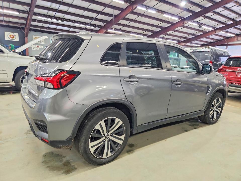 2021 Mitsubishi Outlander sport VIN JA4ARUAU0MU019692 COPART salvage auction — MINOR DENT/SCRATCHES, FL - CERTIFICATE OF TITLE, sold $8,500 on 2026-07-27 (photo 3)