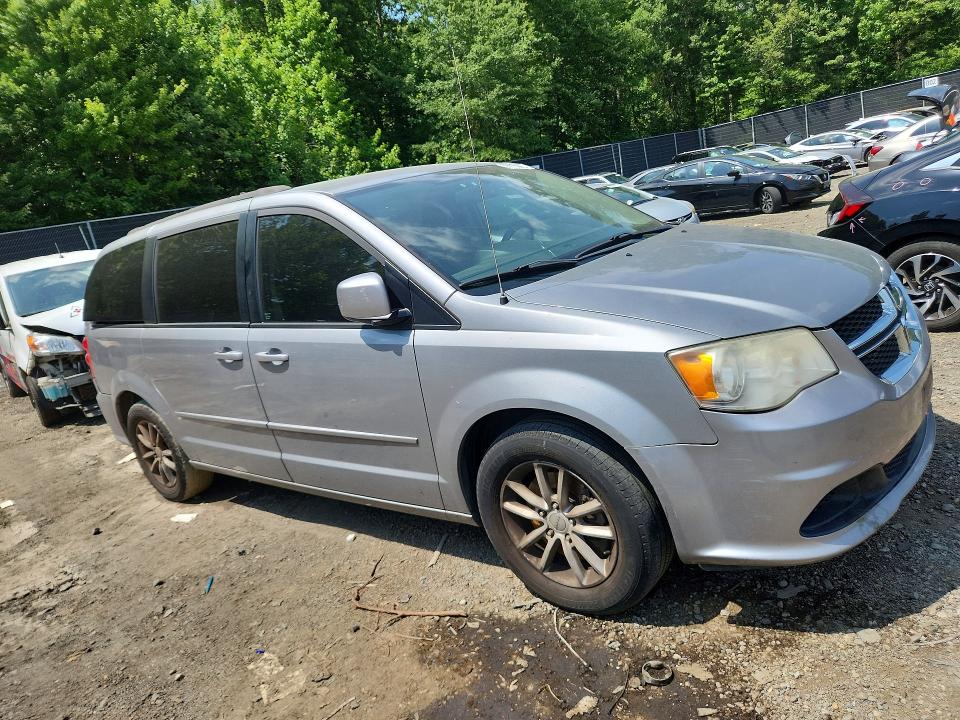 2014 Dodge Caravan VIN 2C4RDGCG0ER473696 COPART salvage auction — MINOR DENT/SCRATCHES, MD - CERT OF SALVAGE > 75% DAMAGE, sold $425 on 2026-07-31 (photo 4)