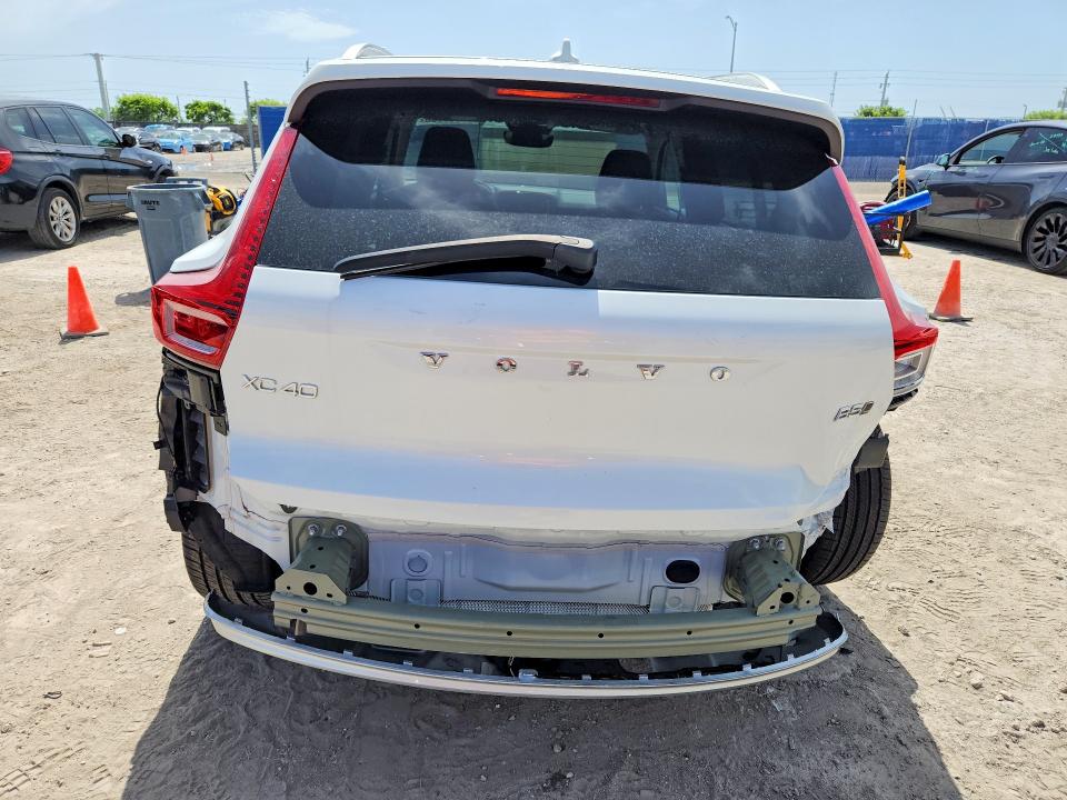 2025 Volvo Xc40 VIN YV4L12UJ5S2544331 COPART salvage auction — REAR END, Fl - Cert Of Title Slvg Rebuildable, sold $9,000 on 2026-08-05 (photo 6)