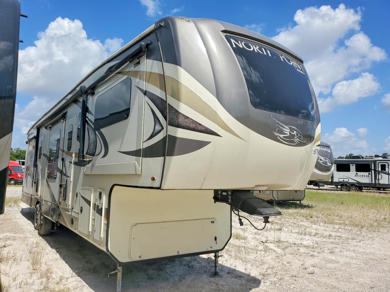 2019 Jay Mh VIN 1UJCJ0BVXK1LR0086 COPART salvage auction — Water/Flood, Fv - Salvage Title, sold $8,000 on 2026-09-24 (photo 1)