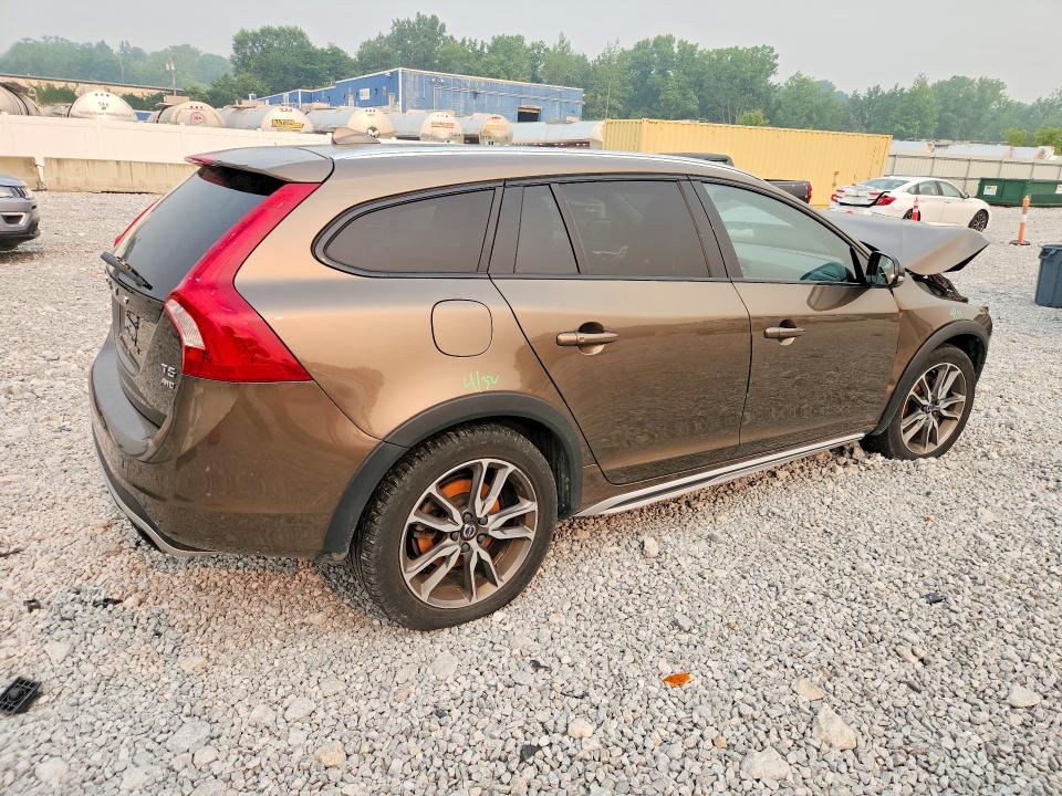 2017 Volvo V60 VIN YV440MWK4H1023592 COPART salvage auction — FRONT END, Oh - Cert Of Title-Salvage, sold $525 on 2026-07-31 (photo 3)