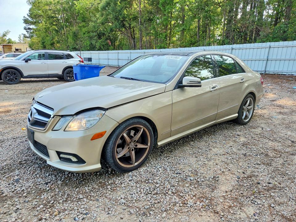 2011 Mercedes-benz E-klasse VIN WDDHF8HB7BA348323 COPART salvage auction — MINOR DENT/SCRATCHES, Ny - Dealer Only Clean Title, sold $250 on 2026-08-07 (photo 1)