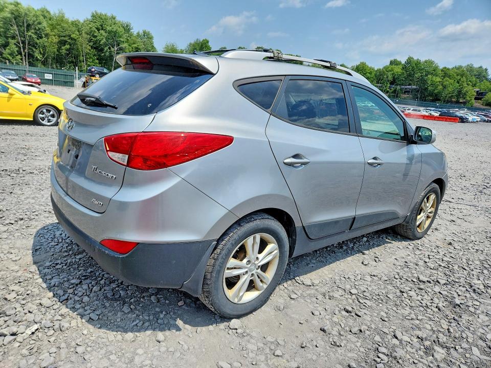 2012 Hyundai Tucson VIN KM8JUCAC4CU520682 COPART salvage auction — FRONT END, PA - CERT OF TITLE, sold $500 on 2026-07-22 (photo 3)