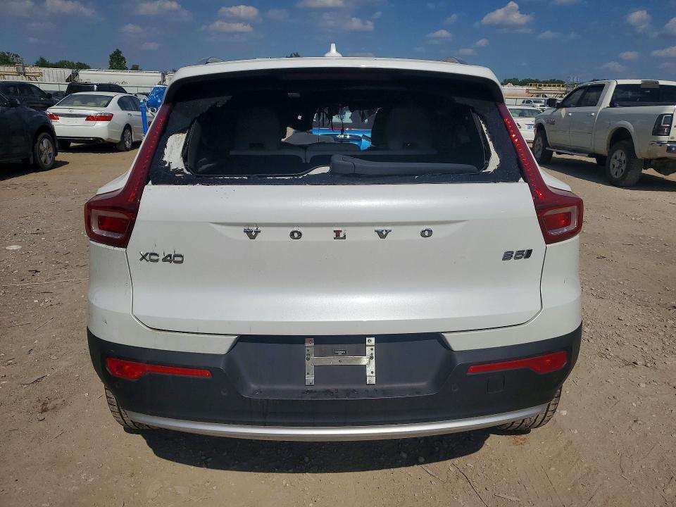 2023 Volvo Xc40 VIN YV4L12UA8P2060161 COPART salvage auction — Burn Engine, Ks - Non-Repairable Vehicle Certifi, sold $125 on 2026-08-11 (photo 6)