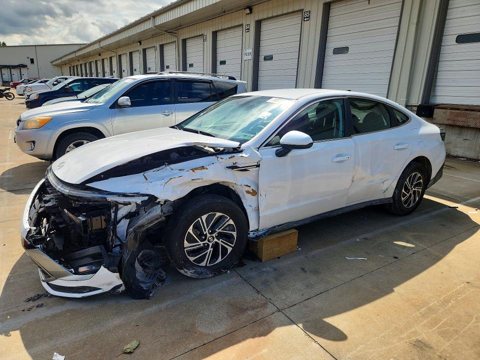 2026 Hyundai Sonata VIN KMHL24JJ6TA147052 COPART salvage auction — FRONT END, Fl - Certificate Of Destruction (P), sold $4,600 on 2026-07-27 (photo 1)