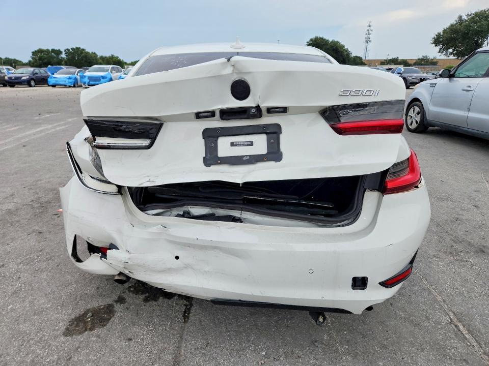 2019 BMW 3er VIN WBA5R1C55KAE82213 COPART salvage auction — REAR END, Fl - Certificate Of Title (P), sold $30 on 2026-07-30 (photo 6)