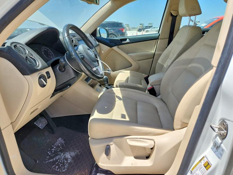 2017 Volkswagen Tiguan VIN WVGBV7AX9HK028390 COPART salvage auction — REAR END, Tx - Salvage Vehicle Title, sold $1,450 on 2026-08-06 (photo 7)
