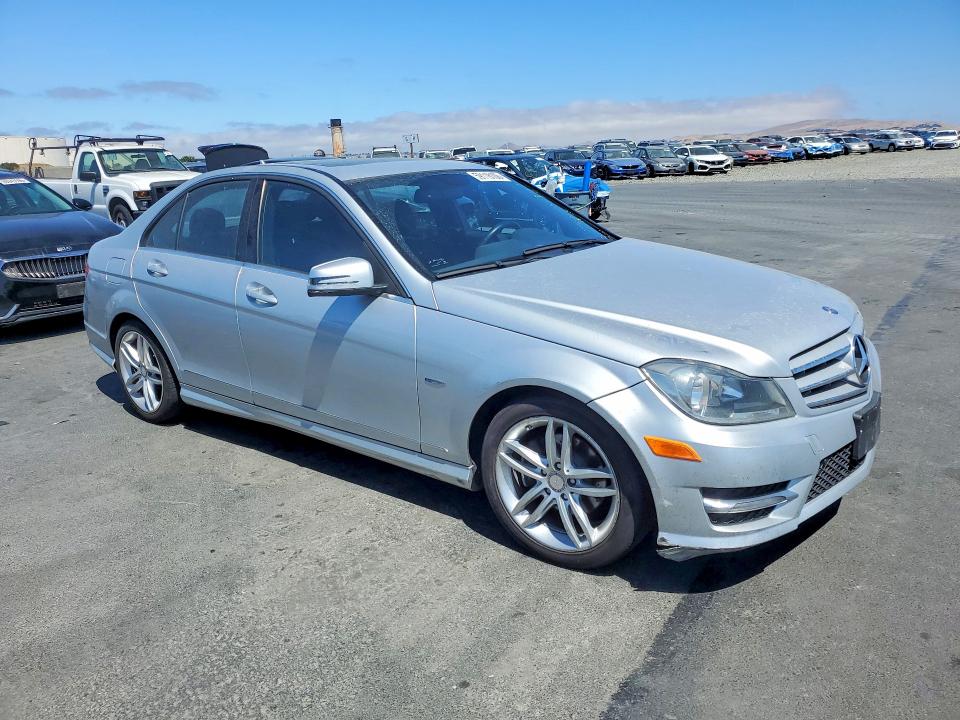 2012 Mercedes-benz C-klasse VIN WDDGF4HB9CR206062 COPART salvage auction — MECHANICAL, MT - DIS/DLR/EXP ONLY CLEAN TITLE, sold $575 on 2026-07-27 (photo 4)