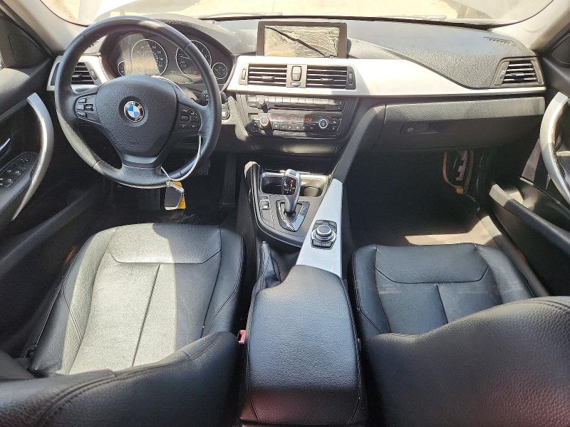 2012 BMW 3er VIN WBA3A5C56CF344719 COPART salvage auction — MINOR DENT/SCRATCHES, Ca - Dis/Dlr/Exp Only Clean Title, sold $575 on 2026-08-19 (photo 8)