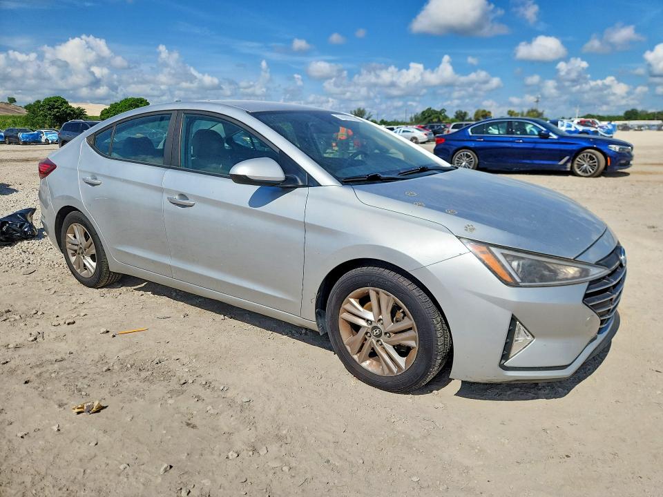 2019 Hyundai Elantra VIN KMHD84LF1KU738978 COPART salvage auction — MINOR DENT/SCRATCHES, Fl - Certificate Of Title, sold $2,550 on 2026-07-07 (photo 4)
