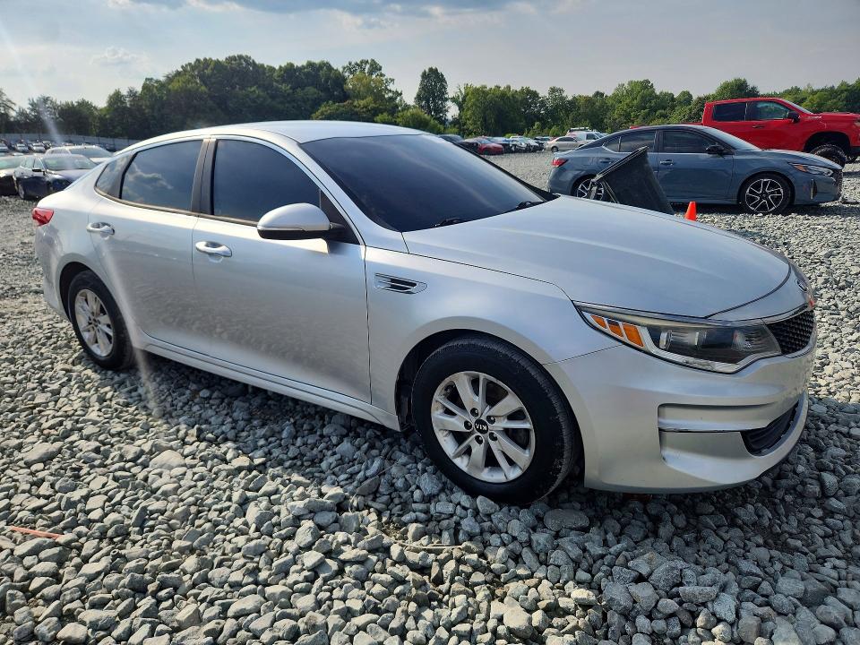 2016 Kia Optima VIN 5XXGT4L3XGG107147 COPART salvage auction — VANDALISM, Nc - Dealer Only Clean Title, sold $325 on 2026-07-22 (photo 4)