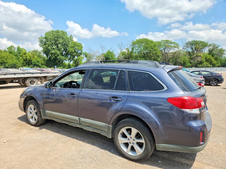 2014 Subaru Outback VIN 4S4BRCDC9E3304935 COPART salvage auction — MECHANICAL, IA - NON PUBLIC CLEAN TITLE, sold $500 on 2026-07-31 (photo 2)