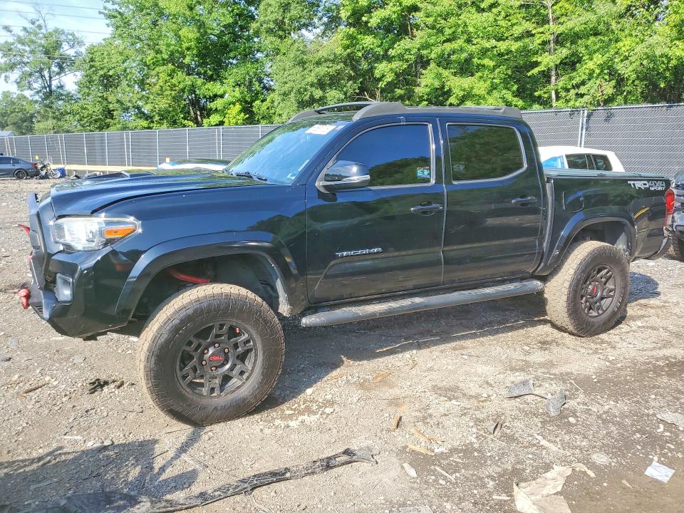 2017 Toyota Tacoma VIN 3TMCZ5AN7HM049702 — COPART salvage auction photo