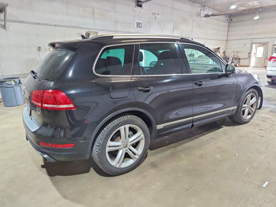 2014 Volkswagen Touareg VIN WVGDP9BP2ED005031 COPART salvage auction — FRONT END, Salvage Title, sold $825 on 2026-08-07 (photo 3)