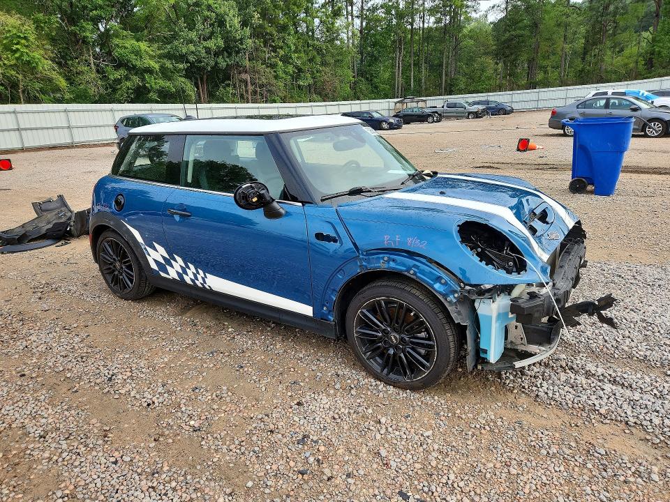 2022 Mini Cooper VIN WMW53DH06N2R21818 COPART salvage auction — FRONT END, Nc - Salvage Certificate Of Title, sold $4,250 on 2026-08-07 (photo 4)