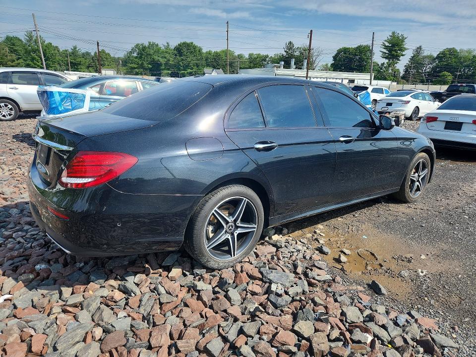 2018 Mercedes-benz E-klasse VIN WDDZF4KBXJA320763 COPART salvage auction — WATER/FLOOD, Salvage Title, sold $6,200 on 2026-08-03 (photo 3)