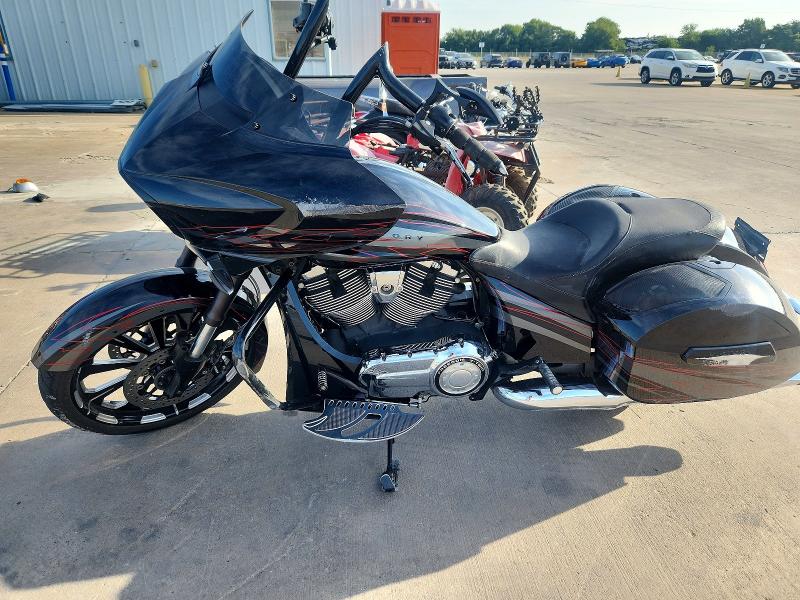 2015 Victory Magnum VIN 5VPUW36N3F3043437 COPART salvage auction — FRONT END, Tx - Salvage Vehicle Title, sold $100 on 2026-07-30 (photo 3)