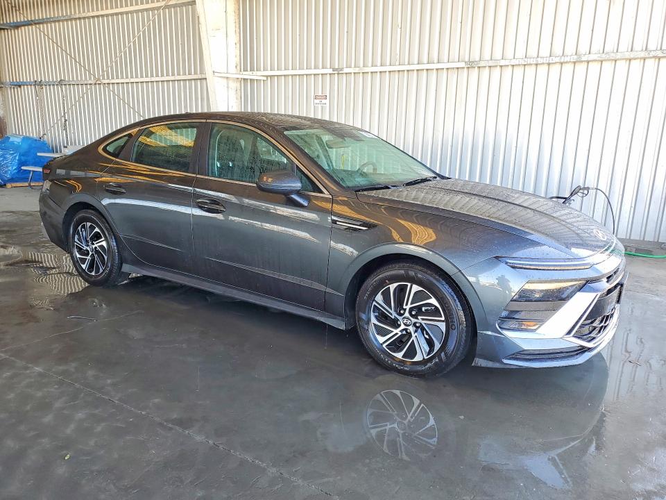 2026 Hyundai Sonata hybrid VIN KMHL24JJ0TA157558 COPART salvage auction — FRONT END, OR - CERTIFICATE OF TITLE (P), sold $11,000 on 2026-07-15 (photo 4)