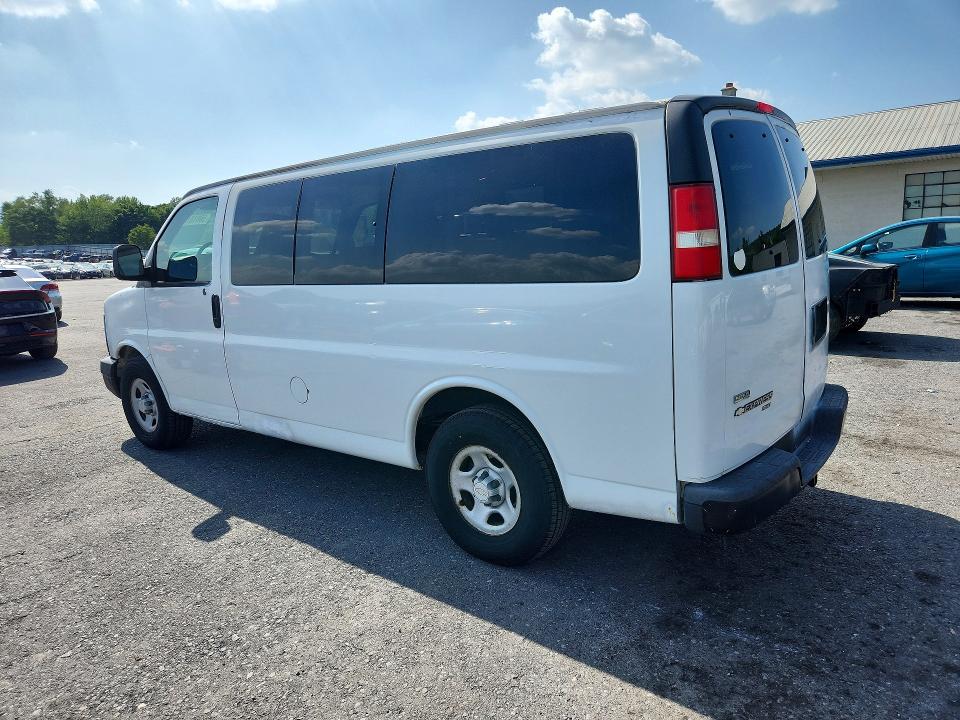 2007 Chevrolet Express 1500 VIN 1GNFH15Z571213439 COPART salvage auction — MINOR DENT/SCRATCHES, Pa - Cert Of Title, sold $3,500 on 2026-07-07 (photo 2)