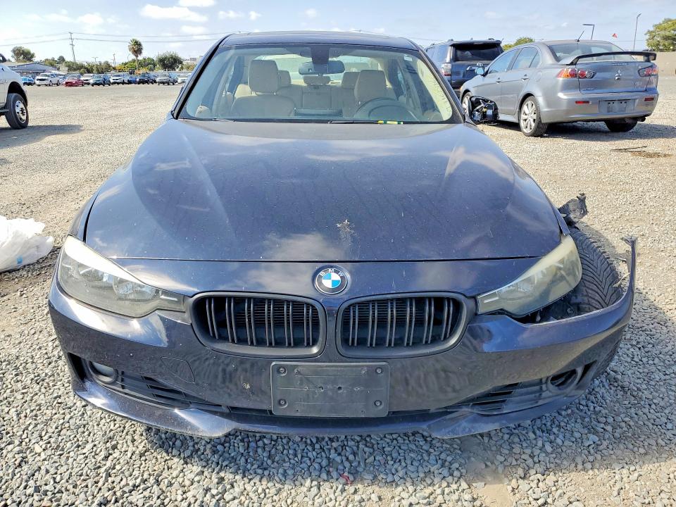 2014 BMW 3er VIN WBA3C1C5XEK109589 COPART salvage auction — FRONT END, Mt - Dis/Dlr/Exp Only Clean Title, sold $350 on 2026-07-28 (photo 5)