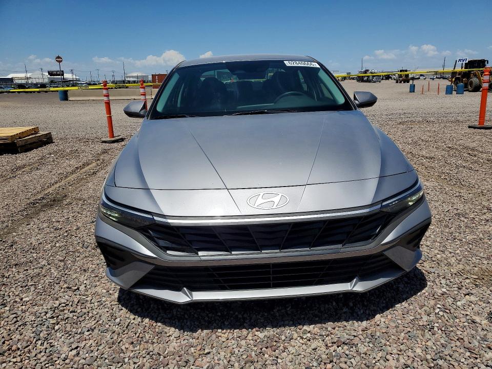 2026 Hyundai Elantra VIN KMHLL4DG2TU099254 COPART salvage auction — NORMAL WEAR, Az - Certificate Of Title (P), sold $11,500 on 2026-07-29 (photo 5)