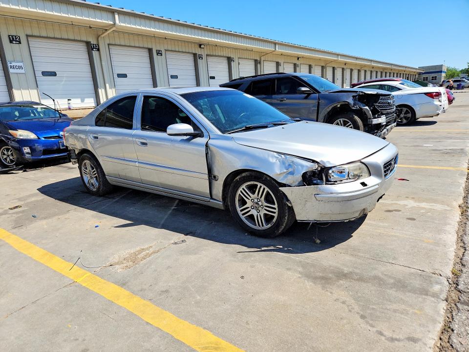2006 Volvo S60 VIN YV1RS592562508555 COPART salvage auction — FRONT END, KY - CERT OF TITLE-SALVAGE (P), sold $425 on 2026-08-13 (photo 4)