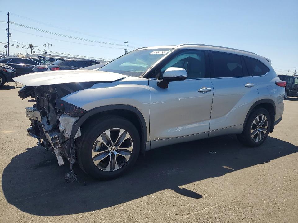 2022 Toyota Highlander VIN 5TDHBRCH5NS557834 — COPART salvage auction photo