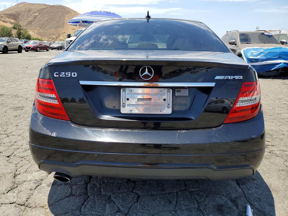 2014 Mercedes-benz C-klasse VIN WDDGF4HB8EA900324 COPART salvage auction — MINOR DENT/SCRATCHES, Ca - Dis/Dlr/Exp Only Clean Title, sold $250 on 2026-07-27 (photo 6)
