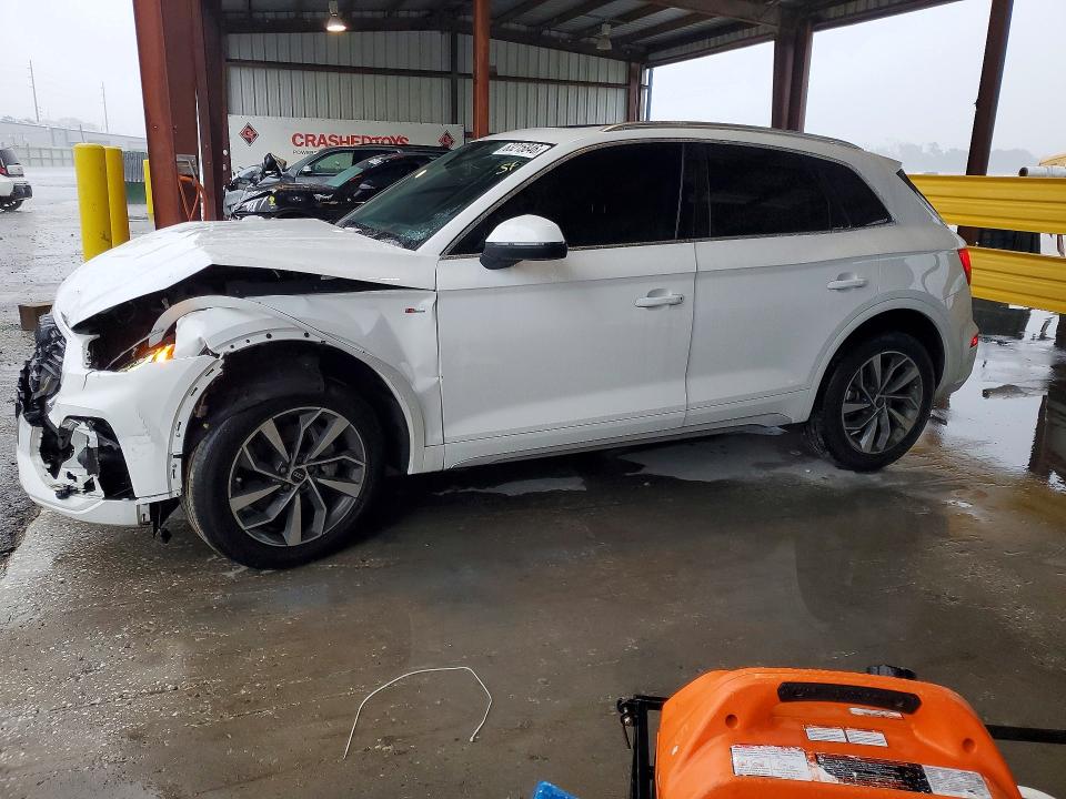 2022 Audi Q5 VIN WA1GAAFY8N2098814 — COPART salvage auction photo