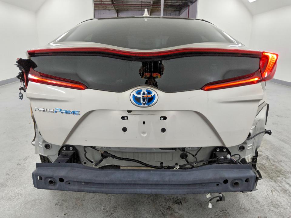 2017 Toyota Prius prime VIN JTDKARFP4H3057617 COPART salvage auction — REAR END, CA - CERTIFICATE OF TITLE, sold $7,200 on 2026-07-14 (photo 6)