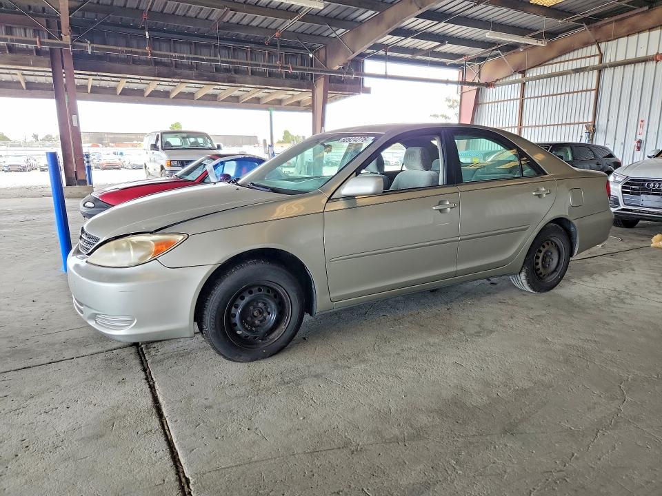 2002 Toyota Camry VIN JTDBE32K720057471 COPART salvage auction — MINOR DENT/SCRATCHES, CA - DIS/DLR/EXP ONLY CLEAN TITLE, sold $375 on 2026-07-30 (photo 1)