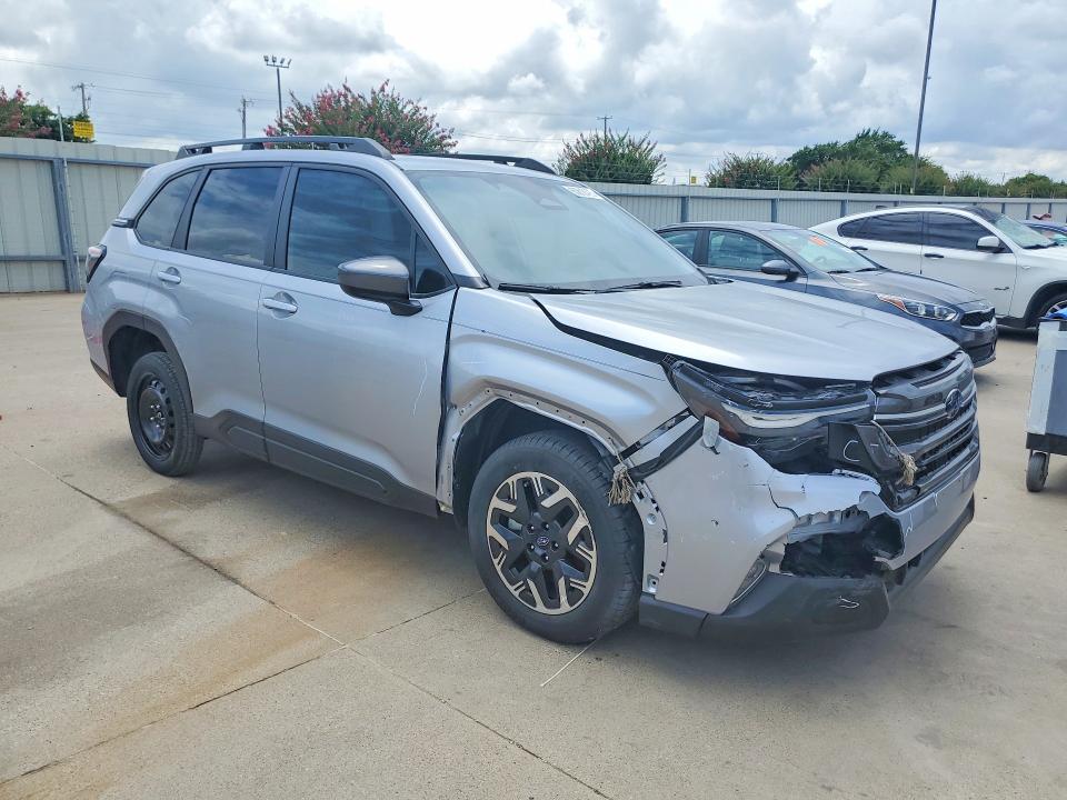 2025 Subaru Forester VIN JF2SLDBC8SH427639 COPART salvage auction — FRONT END, Salvage Title, sold $8,100 on 2026-08-24 (photo 4)