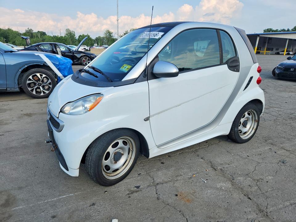 2015 Smart Fortwo VIN WMEEJ3BA9FK806315 COPART salvage auction — MECHANICAL, Nj - Certificate Of Title, sold $350 on 2026-08-03 (photo 1)