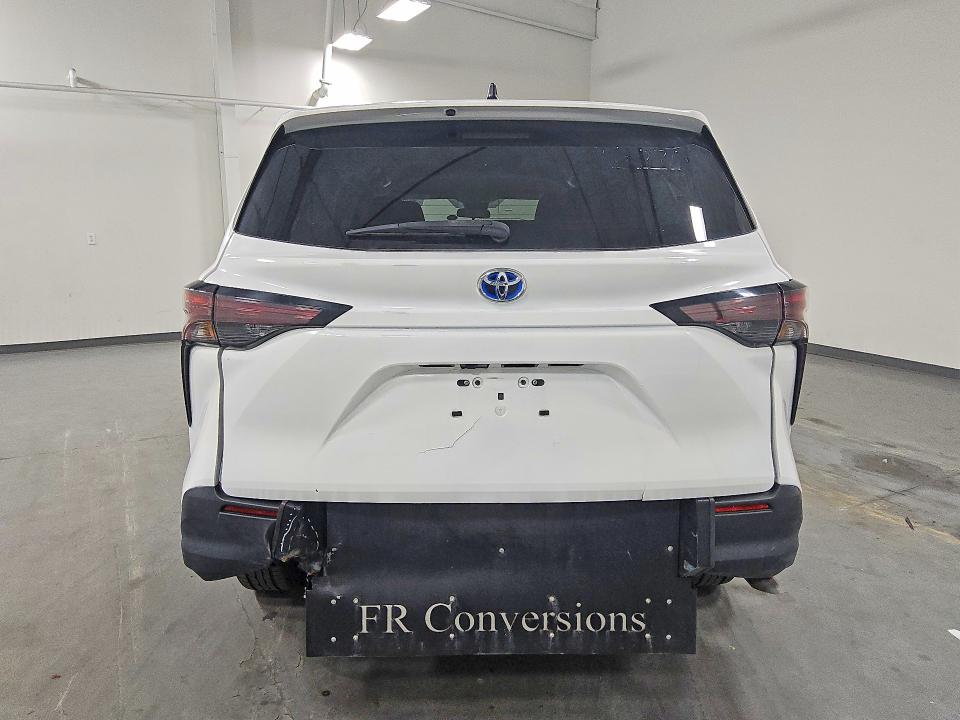 2024 Toyota Sienna VIN 5TDKRKEC2RS196076 COPART salvage auction — REAR END, Fl - Certificate Of Title, sold $31,600 on 2026-07-27 (photo 6)