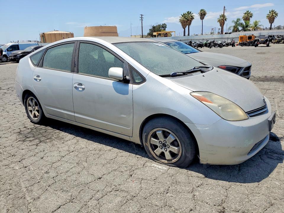 2004 Toyota Prius VIN JTDKB20U340095032 COPART salvage auction — MINOR DENT/SCRATCHES, Ca - Lien Papers-Clean Or Ac, sold $300 on 2026-07-30 (photo 4)