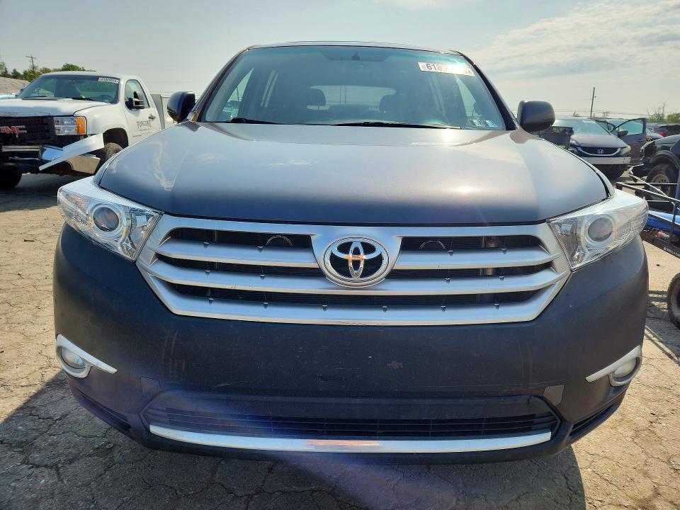 2013 Toyota Highlander VIN 5TDBK3EH6DS183488 COPART salvage auction — SIDE, Pa - Certificate Of Salvage, sold $2,000 on 2026-07-28 (photo 5)