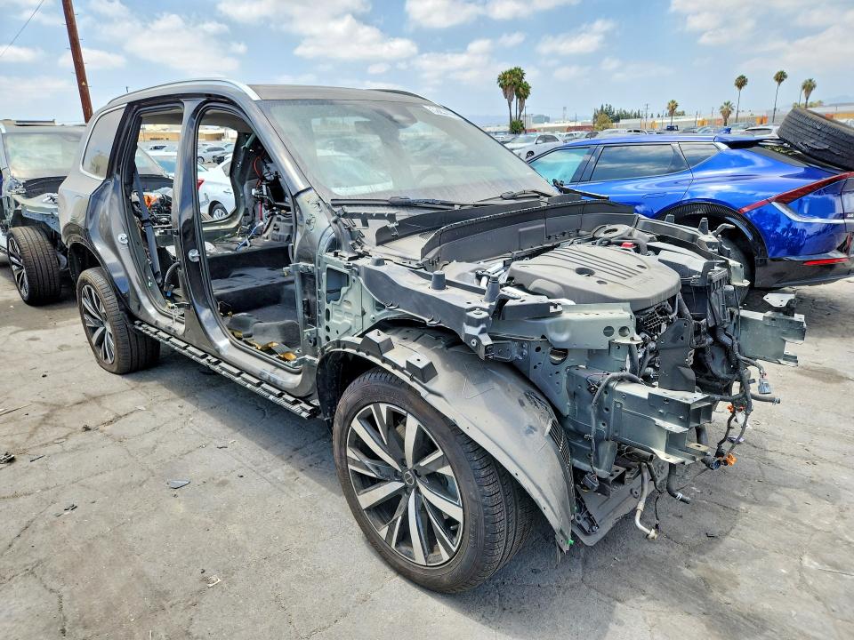 2026 Volvo Xc90 VIN YV4M12PJ1T1464080 COPART salvage auction — STRIPPED, CA - SALVAGE CERTIFICATE, sold $8,100 on 2026-07-28 (photo 4)