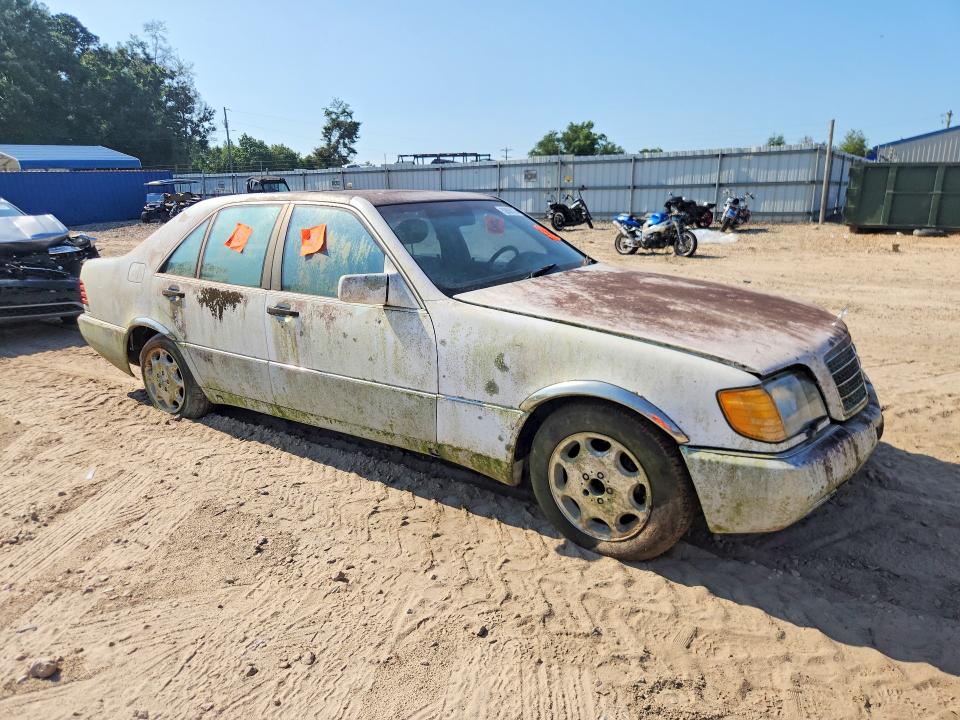 1992 Mercedes-benz 300 VIN WDBGA32E0NA020836 COPART salvage auction — MINOR DENT/SCRATCHES, Fl - Certificate Of Title, sold $425 on 2026-07-24 (photo 4)