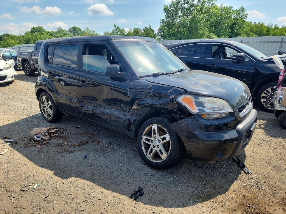 2011 Kia Soul VIN KNDJT2A22B7258666 COPART salvage auction — FRONT END, MA - CERT OF TITLE-RECONSTRCTD COLL, sold $500 on 2026-07-29 (photo 4)