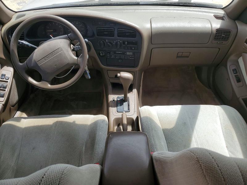 1994 Toyota Camry VIN JT2SK12E4R0268167 COPART salvage auction — MINOR DENT/SCRATCHES, CA - DLR/DIS/EXP ONLY SALVAGE TITLE, sold $1,200 on 2026-07-23 (photo 8)