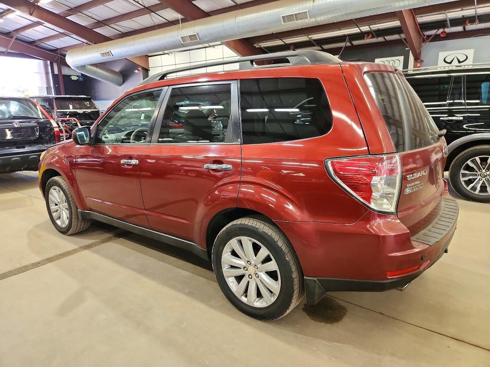 2012 Subaru Forester VIN JF2SHADC1CH418909 COPART salvage auction — MINOR DENT/SCRATCHES, Vt - Certificate Of Title (P), sold $500 on 2026-07-31 (photo 2)