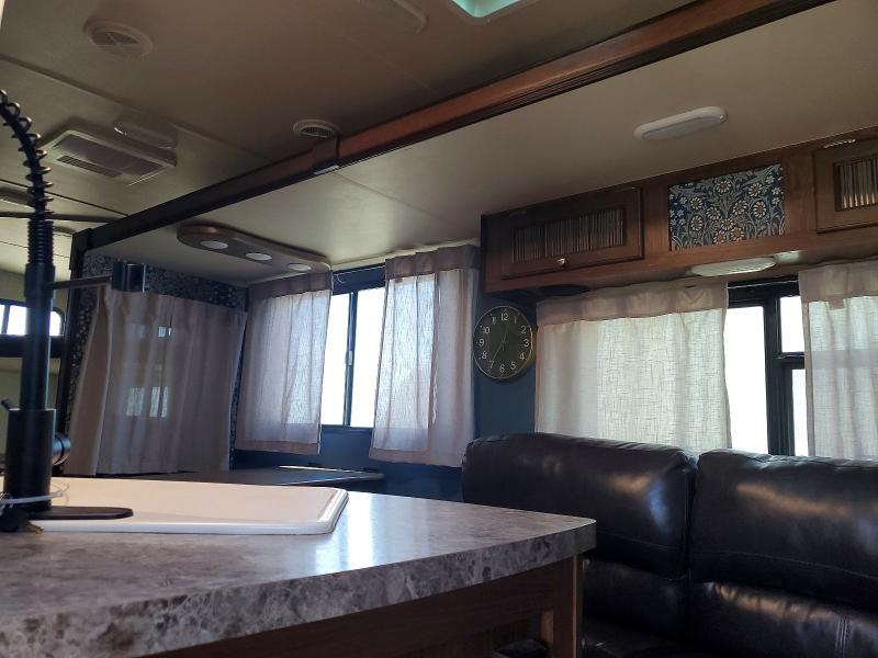 2016 Foresriver VIN 4X4TPAC2XGN020940 COPART salvage auction — MINOR DENT/SCRATCHES, CA - SALVAGE CERTIFICATE, sold $200 on 2026-07-30 (photo 6)